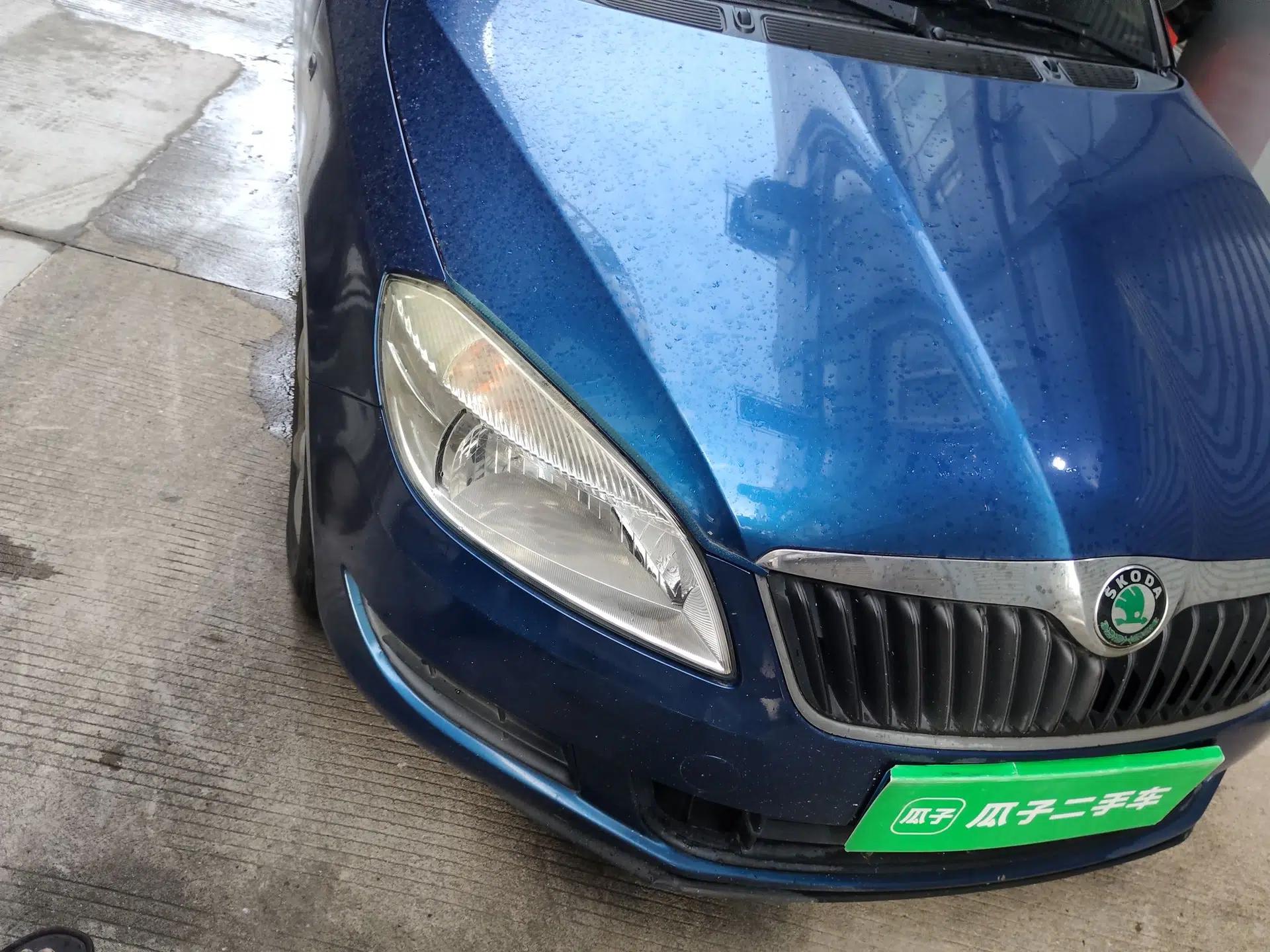 Skoda Fabia 2012 1.4L Automatic Crystal Edition — миниатюра 7
