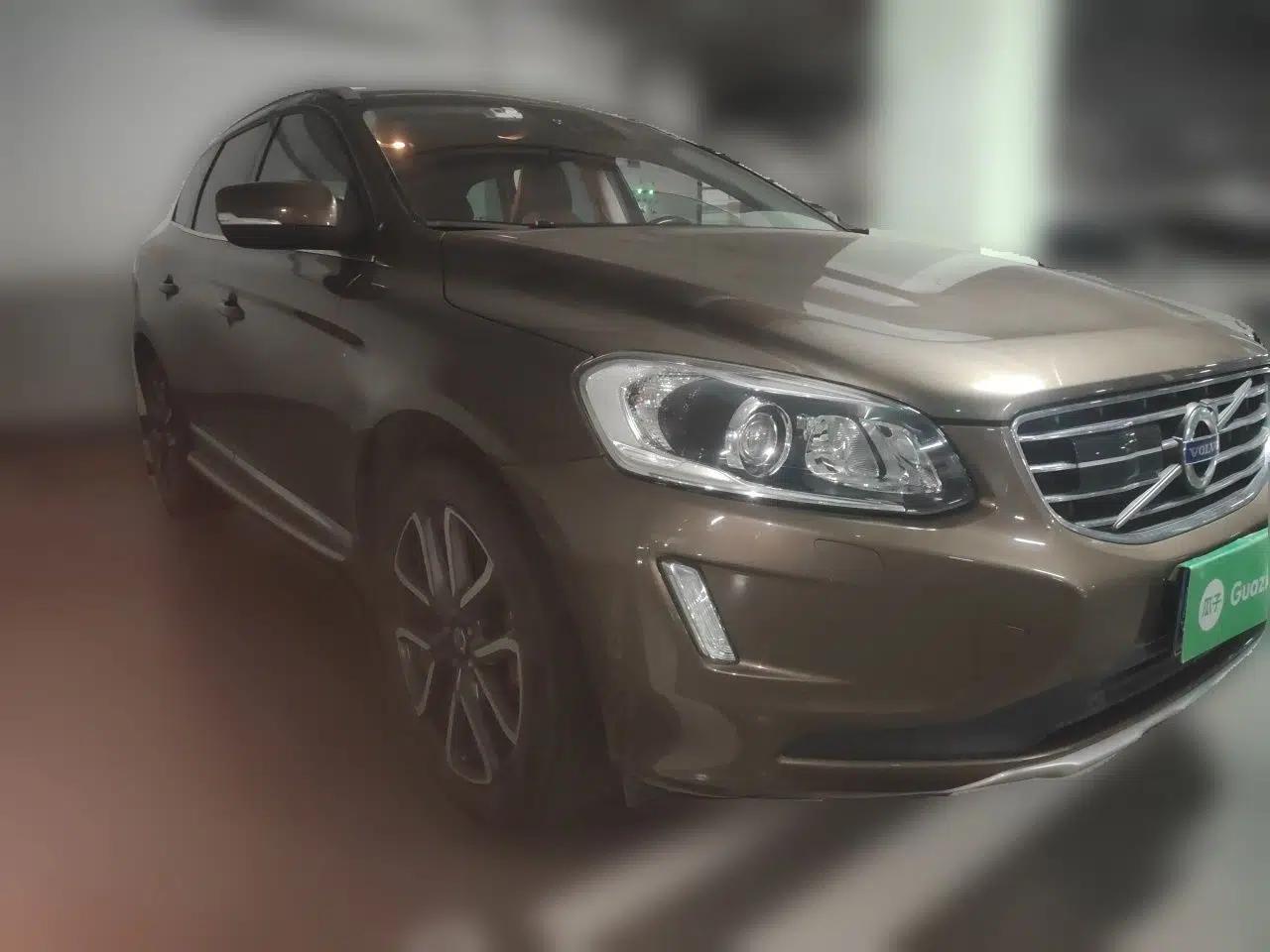 Volvo XC60 2017 T5 AWD Smart Upgrade Edition — миниатюра 3