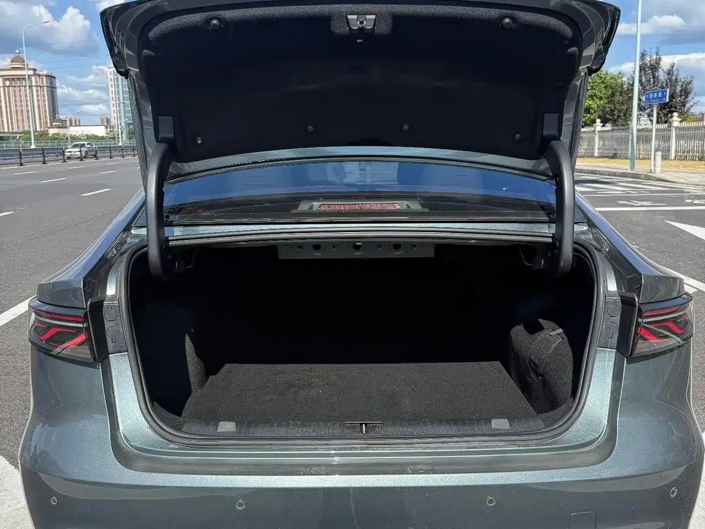 Fengyun A8L 2025 1.5TGDI 145km Standard Edition — миниатюра 14
