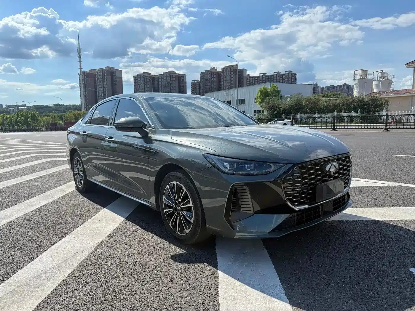 Fengyun A8L 2025 1.5TGDI 145km Standard Edition — миниатюра 3