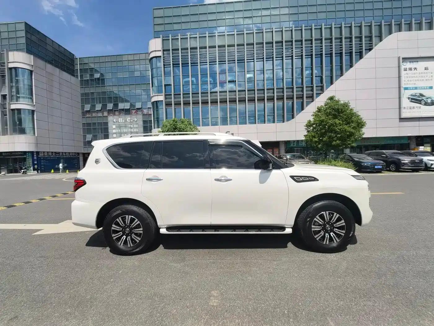 Nissan Patrol 2020 4.0L Automatic — миниатюра 6