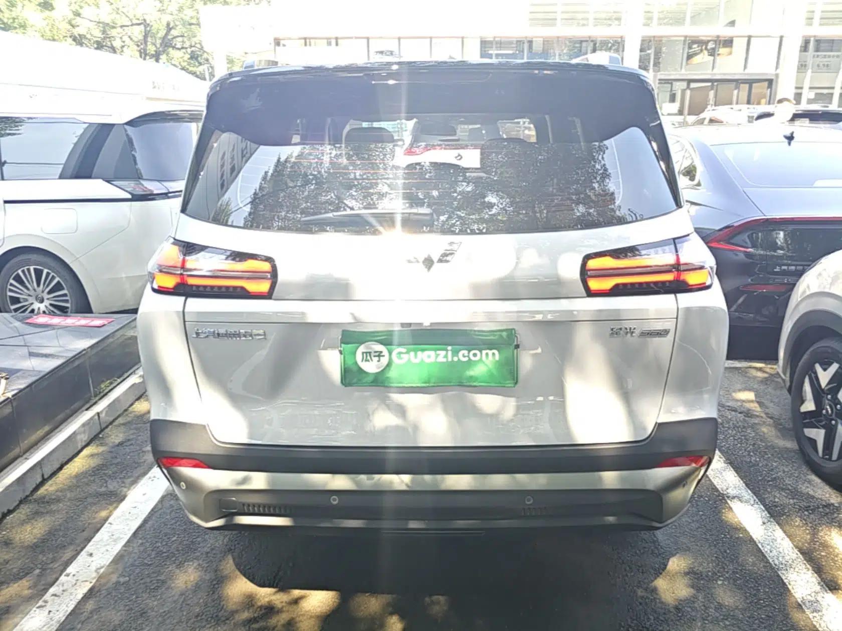 Wuling Xingguang 560 New Energy 2026 Model, Plug-in Hybrid, 125 km, Luxury Version — миниатюра 5