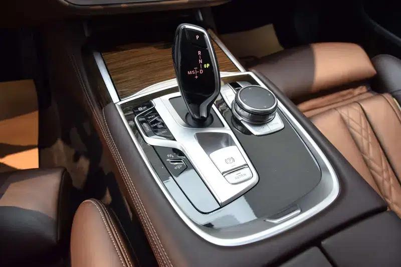2021 BMW 7 Series 730Li Luxury Package — миниатюра 20