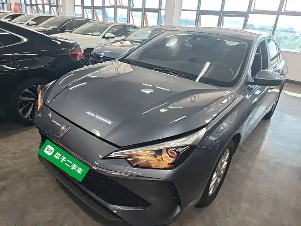Roewe i5 2023 1.5L CVT Luxury Edition — миниатюра 1