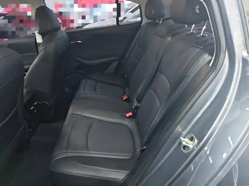 Roewe i5 2023 1.5L CVT Luxury Edition — миниатюра 17