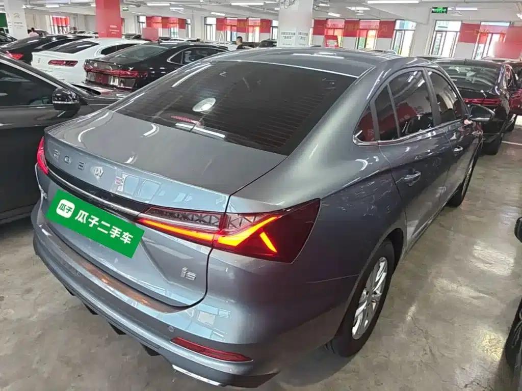 Roewe i5 2023 1.5L CVT Luxury Edition — миниатюра 7