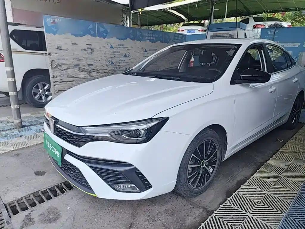 Roewe i5 2021 1.5L Manual Diamond Edition — миниатюра 2