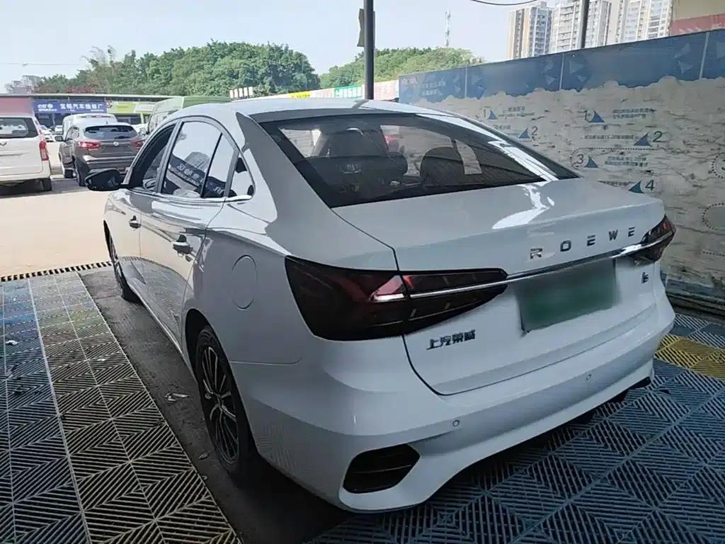 Roewe i5 2021 1.5L Manual Diamond Edition — миниатюра 5