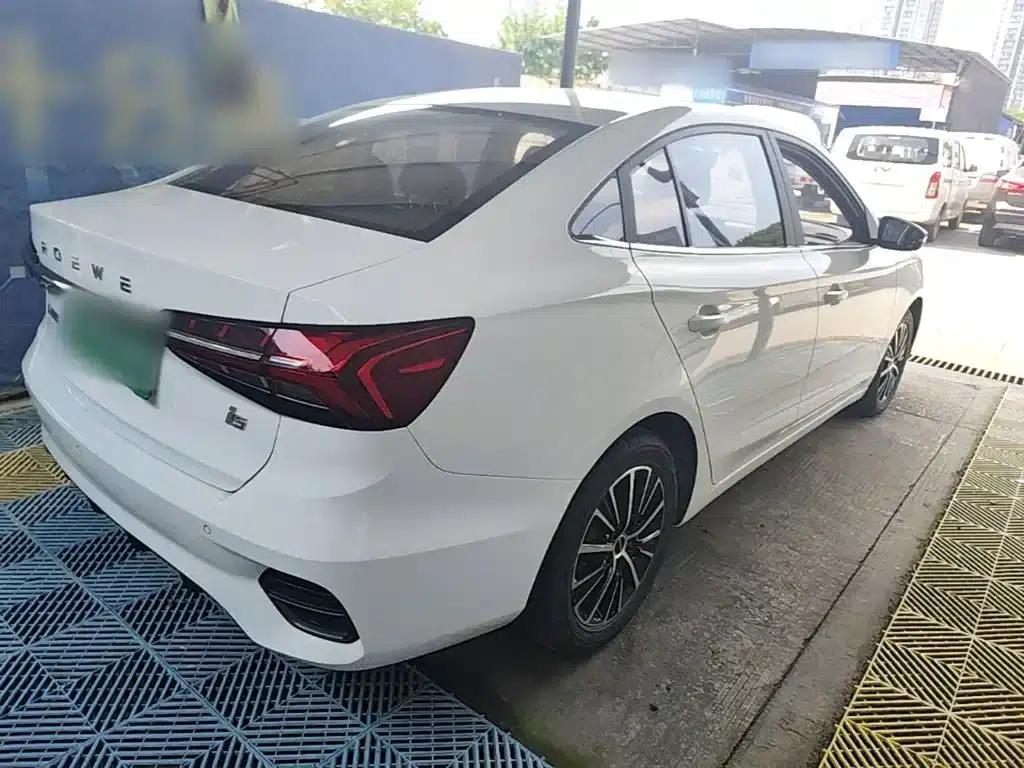 Roewe i5 2021 1.5L Manual Diamond Edition — миниатюра 7
