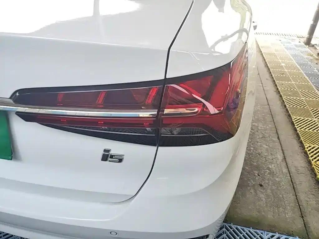 Roewe i5 2021 1.5L Manual Diamond Edition — миниатюра 8