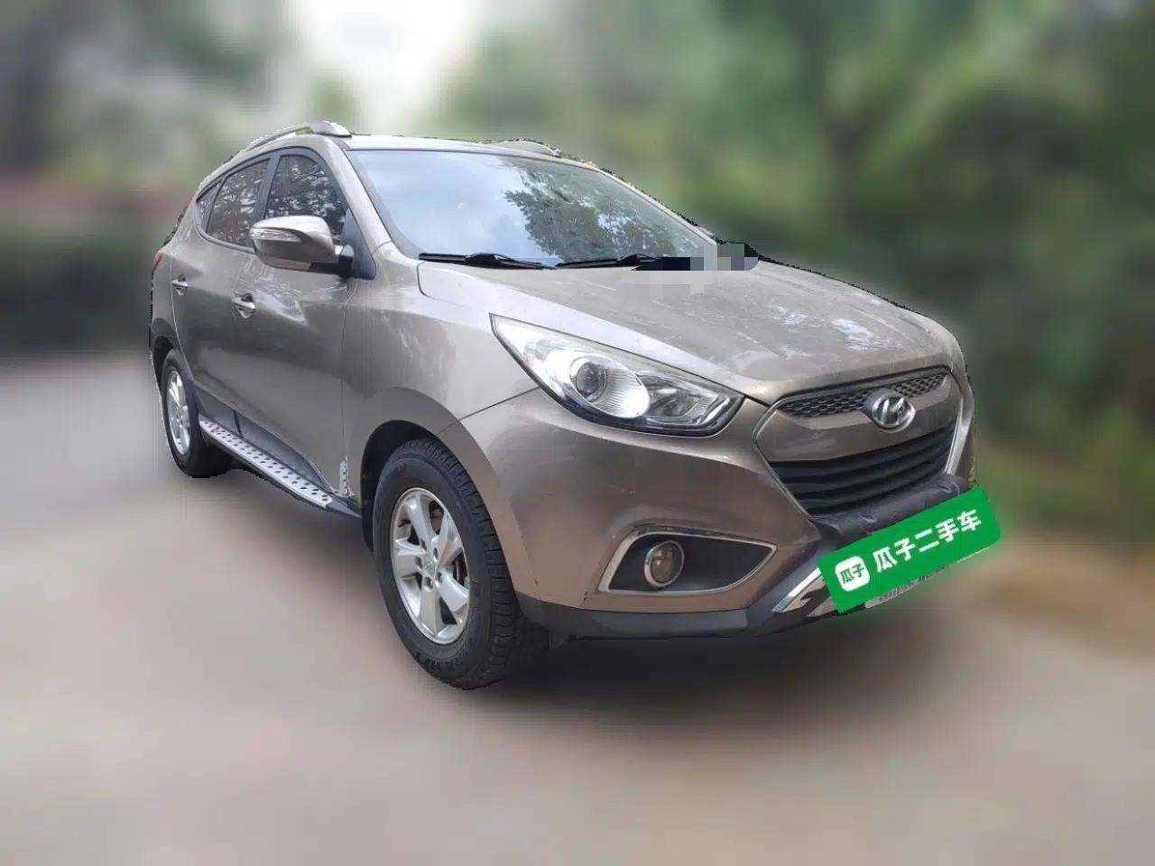 Hyundai ix35 2012 2.0L Manual Two-Wheel Drive New Edition GL — миниатюра 3