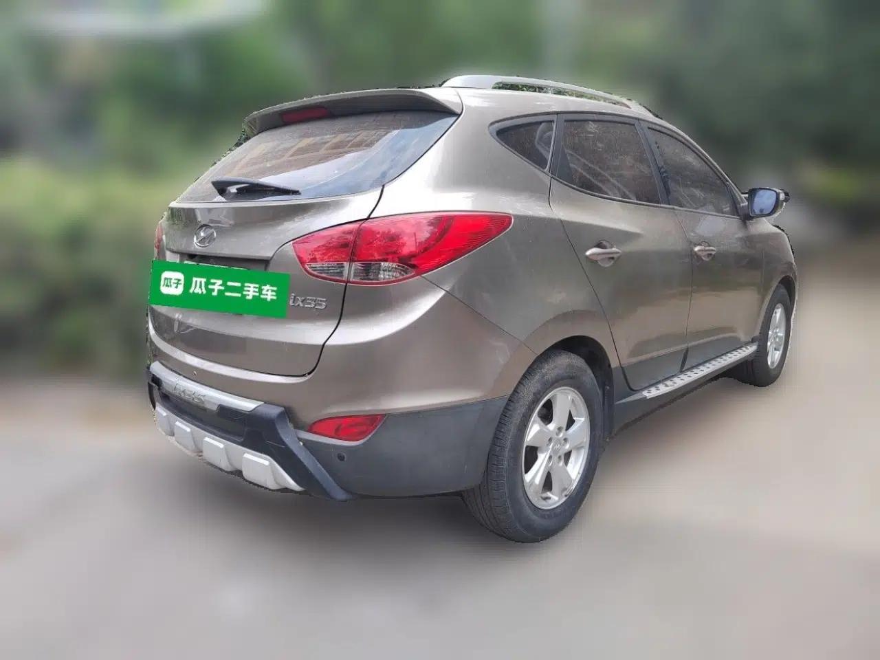 Hyundai ix35 2012 2.0L Manual Two-Wheel Drive New Edition GL — миниатюра 6