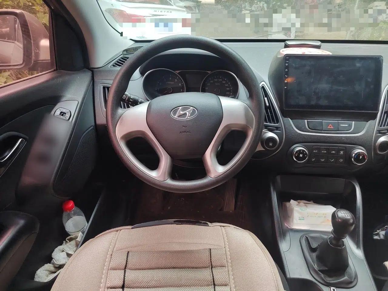Hyundai ix35 2012 2.0L Manual Two-Wheel Drive New Edition GL — миниатюра 10