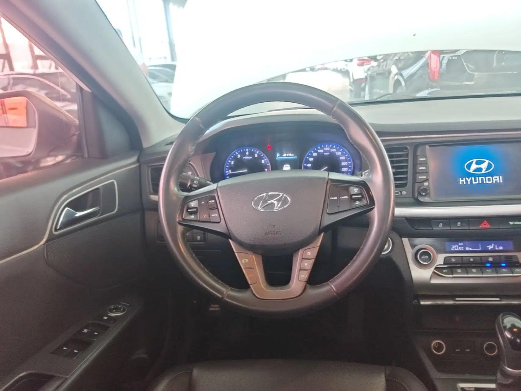 Hyundai Mistra 2017 1.8L Automatic Deluxe DLX Model China V Emission Standard — миниатюра 13