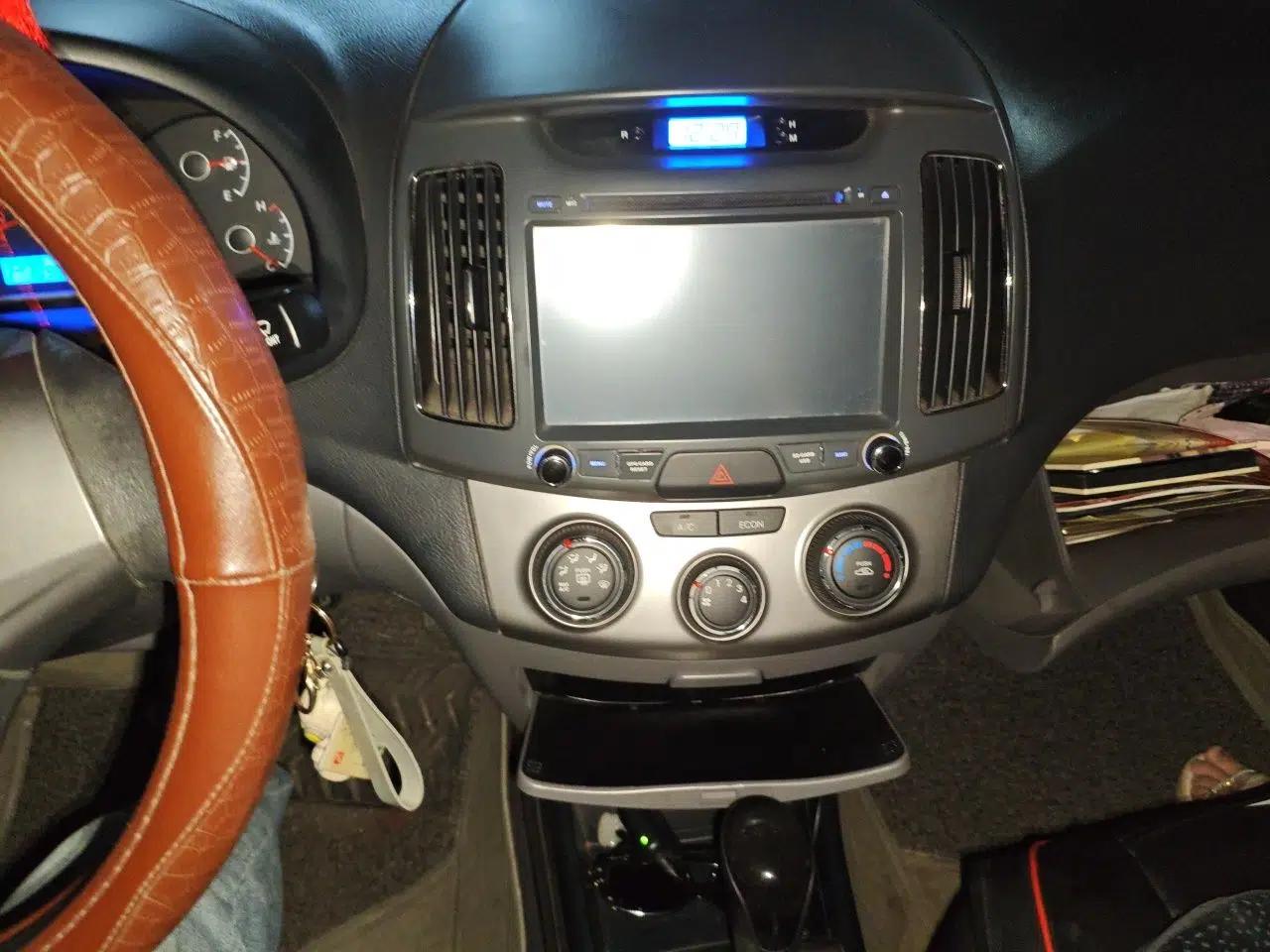 Hyundai Celesta 2011 1.6L Automatic Comfort Edition — миниатюра 13