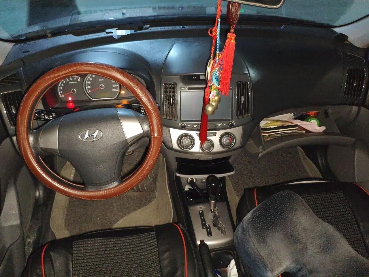 Hyundai Celesta 2011 1.6L Automatic Comfort Edition — миниатюра 9