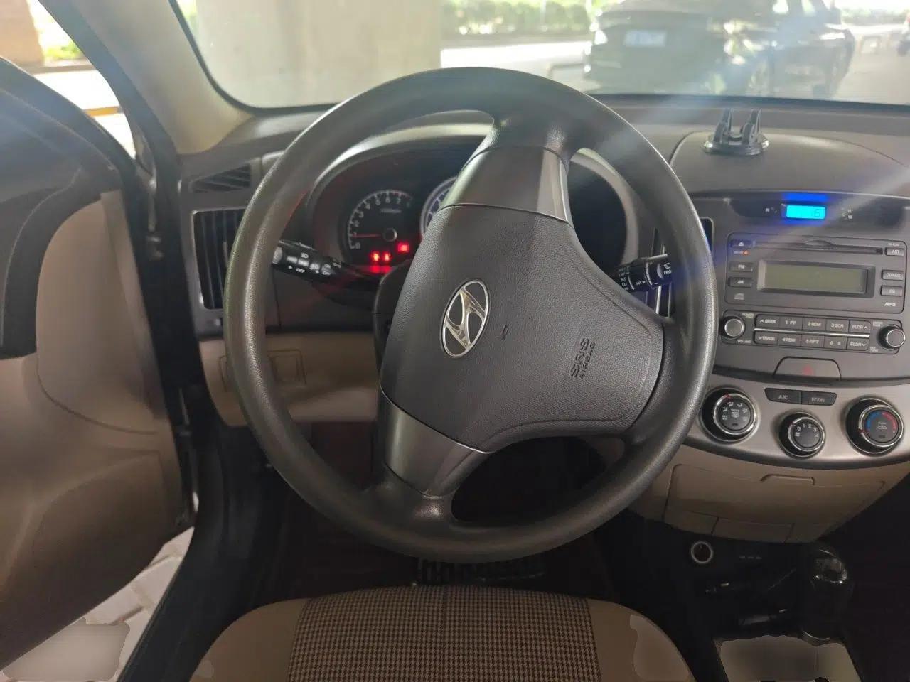 Hyundai Celesta 2011 1.6L Automatic Comfort Edition — миниатюра 10