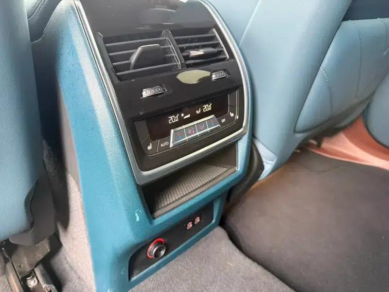 BMW XM 2023 50e — миниатюра 10