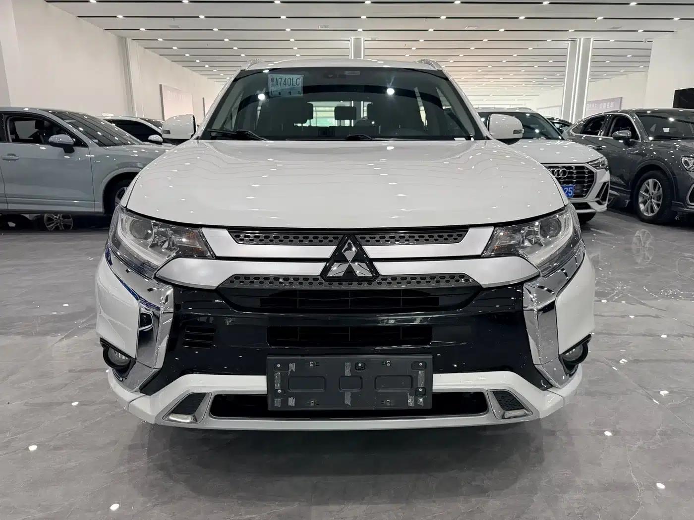 Outlander 2021 2.0L 2WD Enjoy Edition 5-seater — миниатюра 2