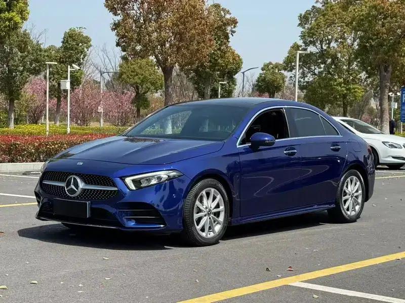 Mercedes-Benz A-Class 2020 A 200 L Sport Sedan — миниатюра 1
