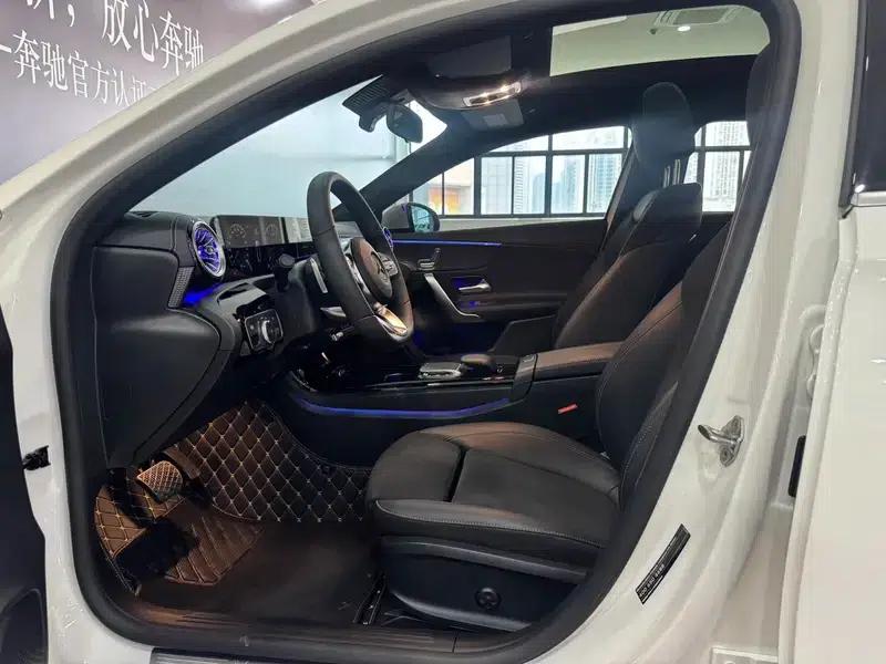 Mercedes-Benz A-Class 2022 Facelift A 200 L Sport Sedan Fashion Edition — миниатюра 15
