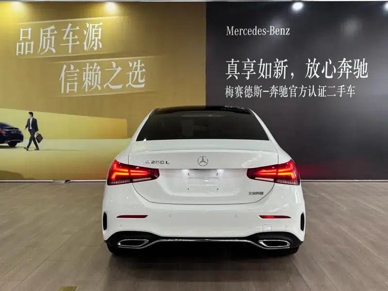 Mercedes-Benz A-Class 2022 Facelift A 200 L Sport Sedan Fashion Edition — миниатюра 3