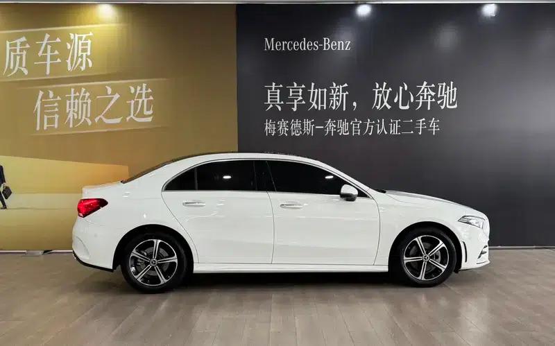 Mercedes-Benz A-Class 2022 Facelift A 200 L Sport Sedan Fashion Edition — миниатюра 5