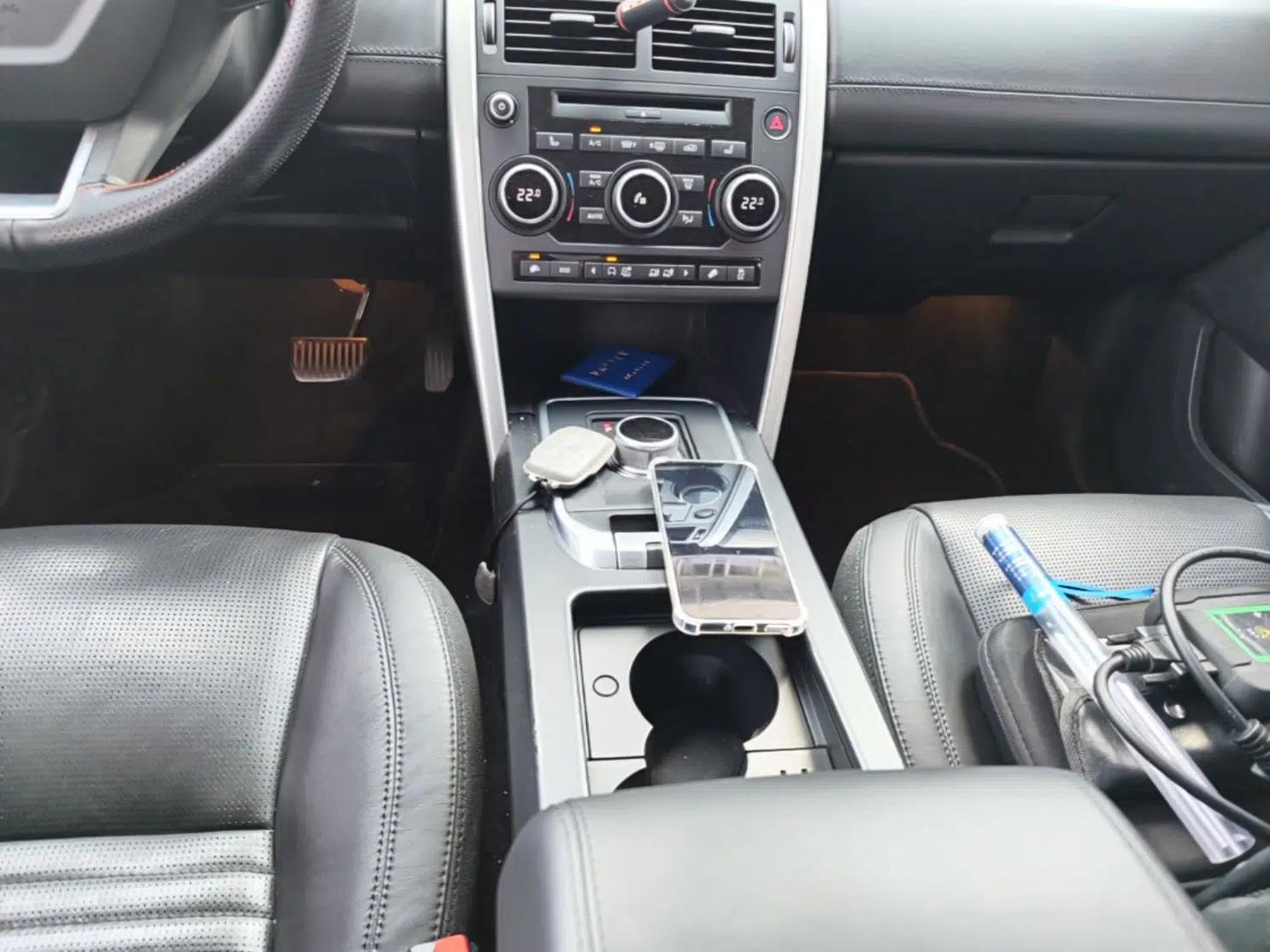 Land Rover Discovery Sport 2015 2.0T HSE LUXURY — миниатюра 16
