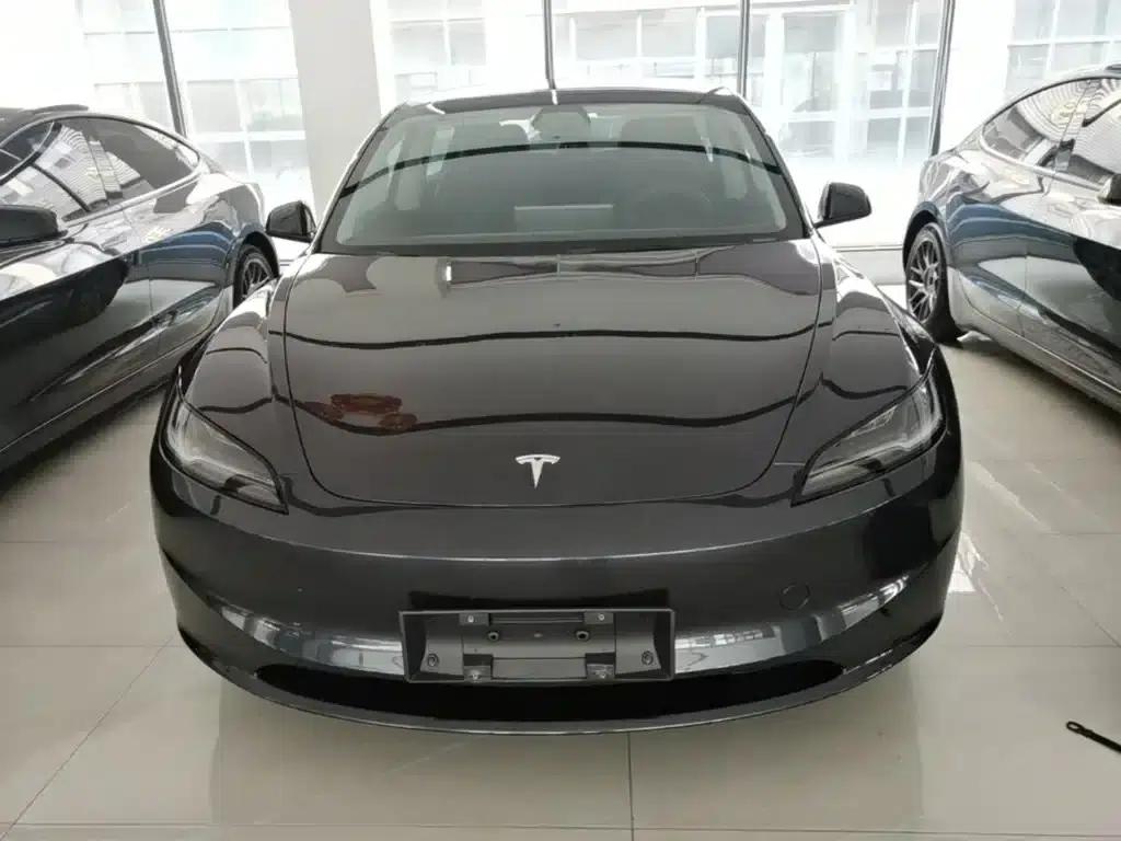 Model 3 2023 Rear-Wheel Drive — миниатюра 3