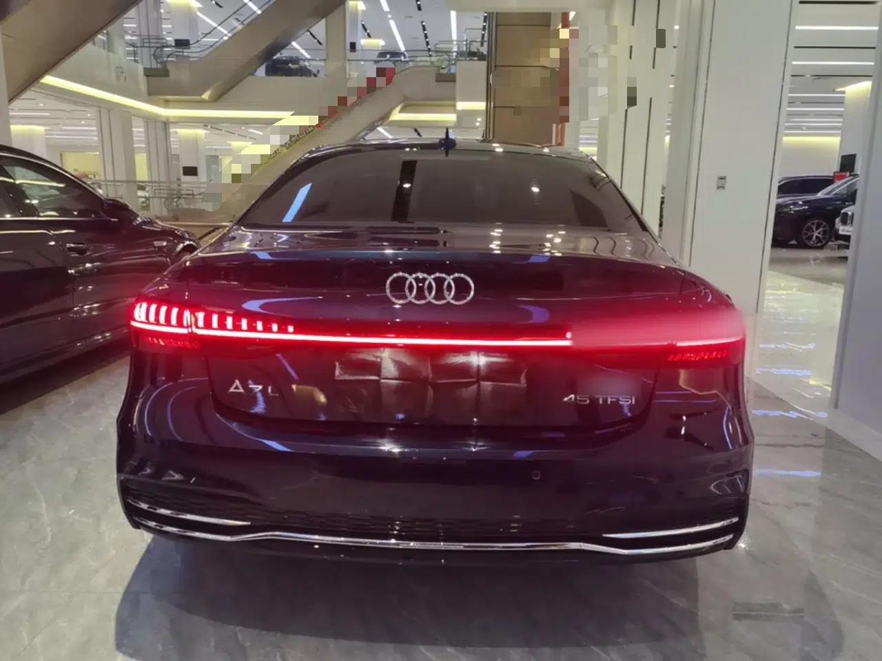 Audi A7L 2024 45TFSI S-line Dream-Building Edition Flow Crystal Package — миниатюра 5