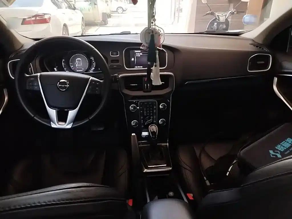 2018 Volvo V40 T3 Smart Edition — миниатюра 10