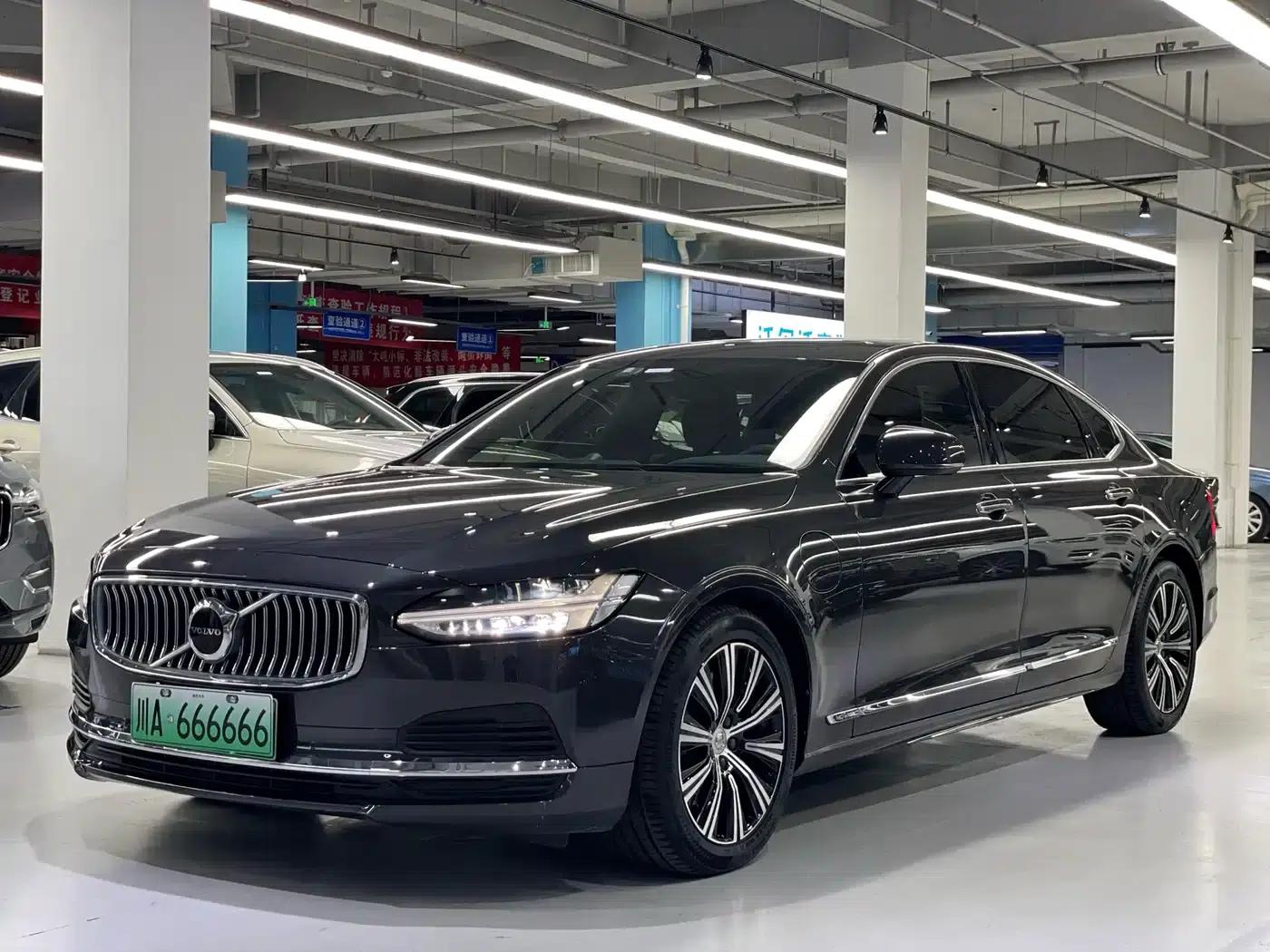 2022 Volvo S90 Plug-in Hybrid T8 E-Drive Hybrid Smart Luxury Edition — миниатюра 1