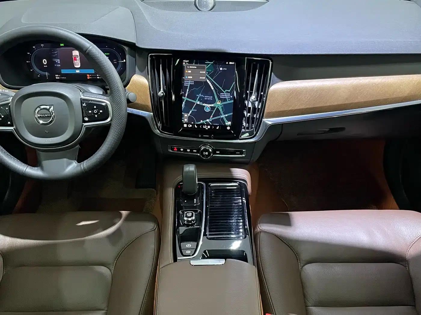 2022 Volvo S90 Plug-in Hybrid T8 E-Drive Hybrid Smart Luxury Edition — миниатюра 7