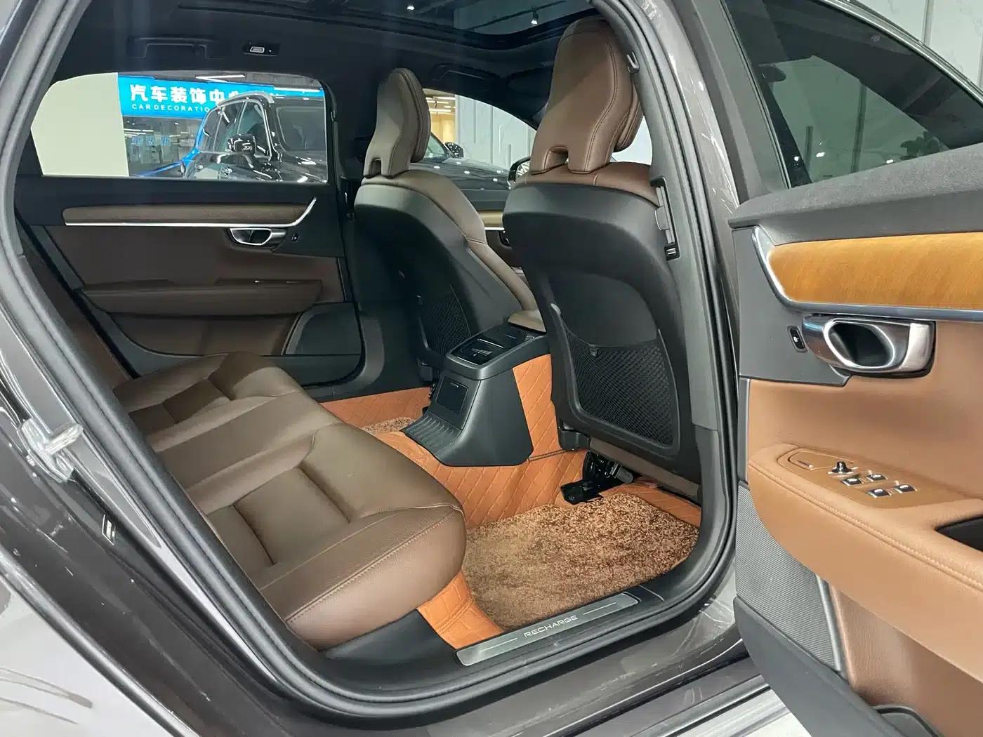 2022 Volvo S90 Plug-in Hybrid T8 E-Drive Hybrid Smart Luxury Edition — миниатюра 8