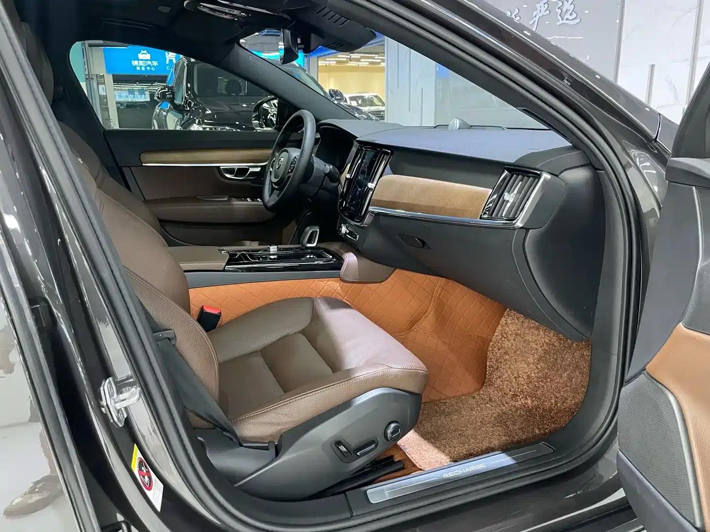 2022 Volvo S90 Plug-in Hybrid T8 E-Drive Hybrid Smart Luxury Edition — миниатюра 9