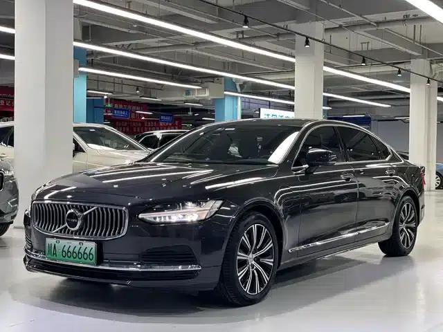 2022 Volvo S90 Plug-in Hybrid T8 E-Drive Hybrid Smart Luxury Edition