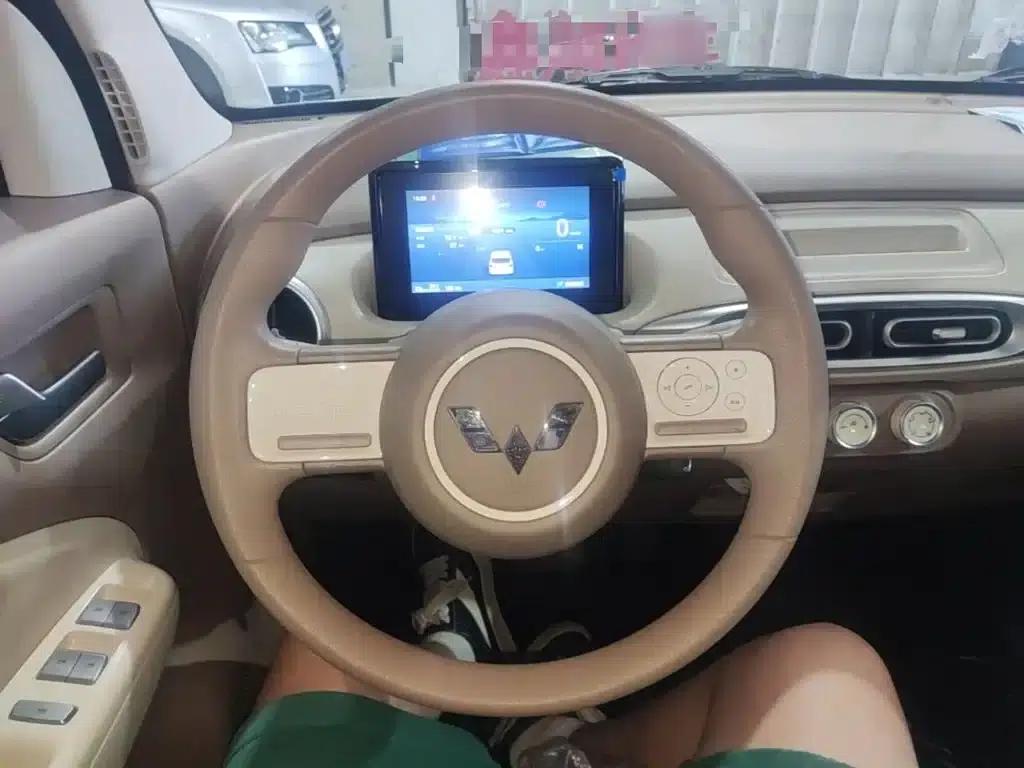 Hongguang MINIEV 2025 Fourth Generation Four-Door Advanced Model — миниатюра 11