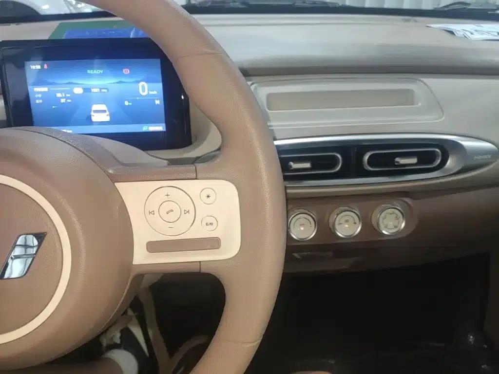 Hongguang MINIEV 2025 Fourth Generation Four-Door Advanced Model — миниатюра 13