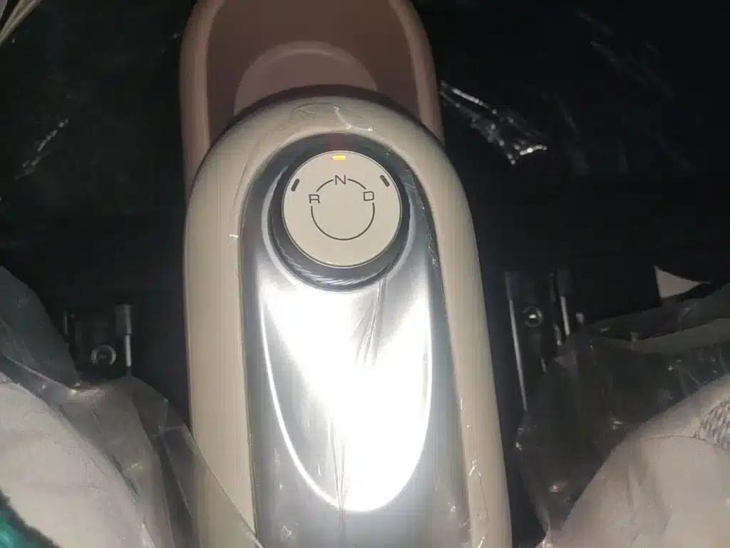 Hongguang MINIEV 2025 Fourth Generation Four-Door Advanced Model — миниатюра 14