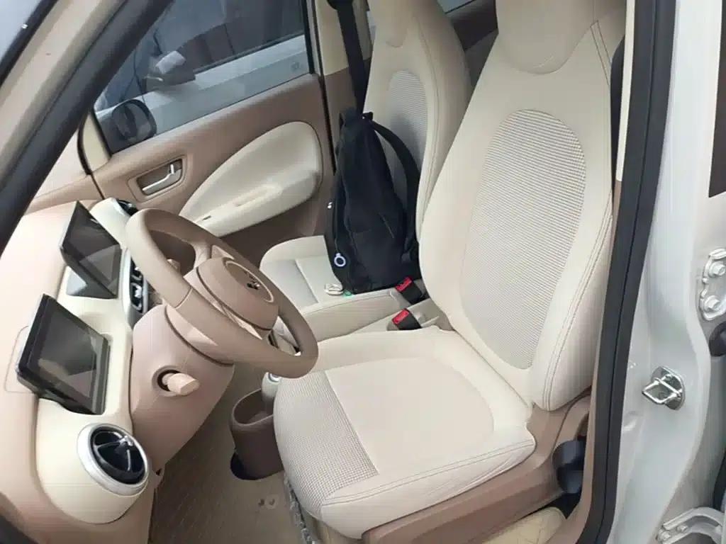Hongguang MINIEV 2025 Fourth Generation Four-Door Premium+ Edition — миниатюра 15