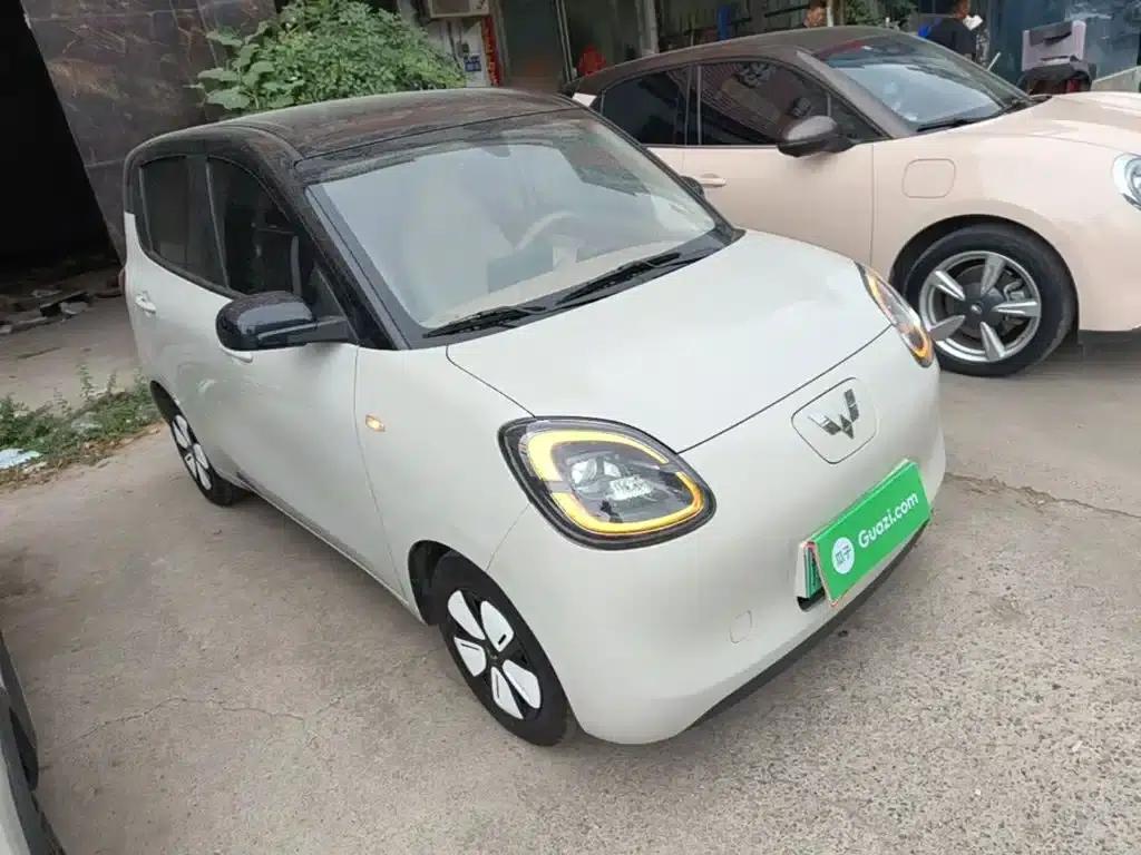 Hongguang MINIEV 2025 Fourth Generation Four-Door Premium+ Edition — миниатюра 4