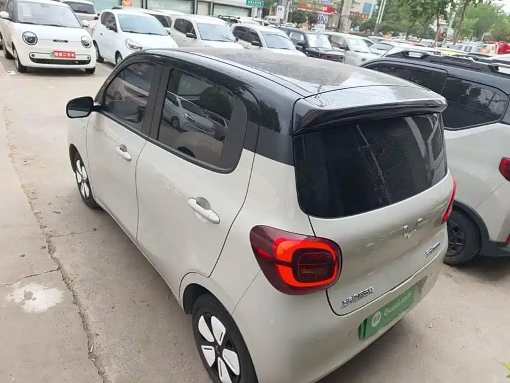 Hongguang MINIEV 2025 Fourth Generation Four-Door Premium+ Edition — миниатюра 5