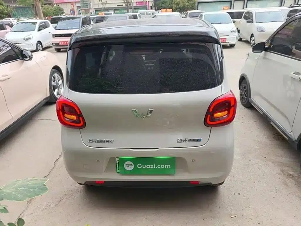 Hongguang MINIEV 2025 Fourth Generation Four-Door Premium+ Edition — миниатюра 6