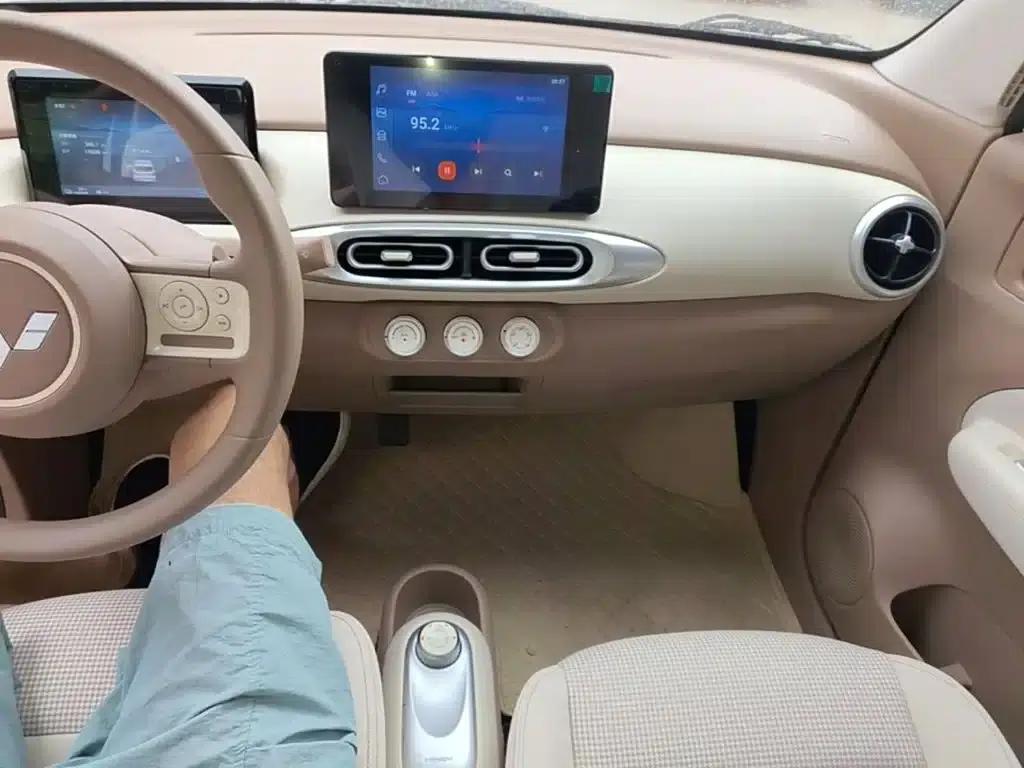 Hongguang MINIEV 2025 Fourth Generation Four-Door Premium+ Edition — миниатюра 10