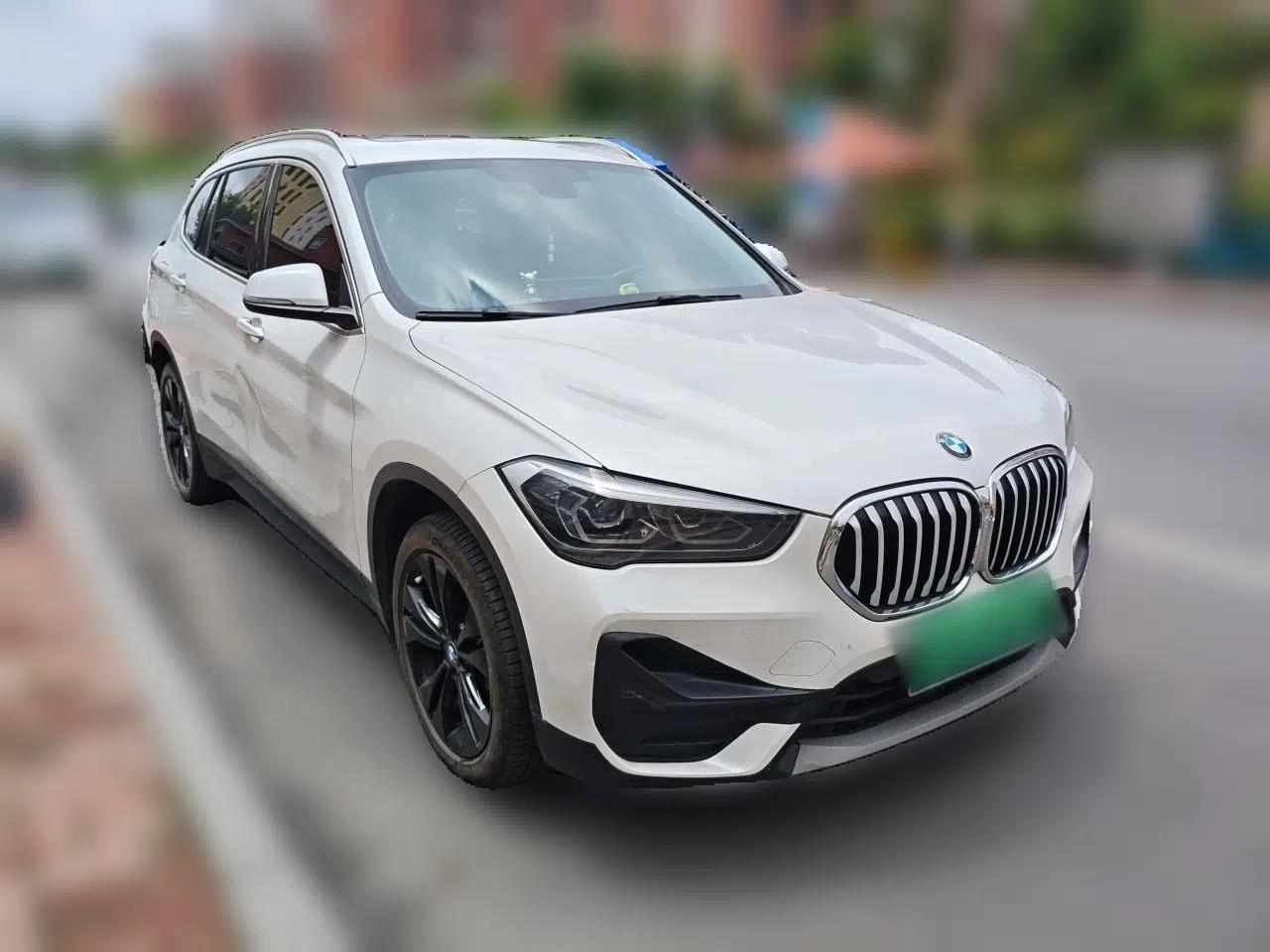 BMW X1 2021 sDrive20Li Fashion Model — миниатюра 3