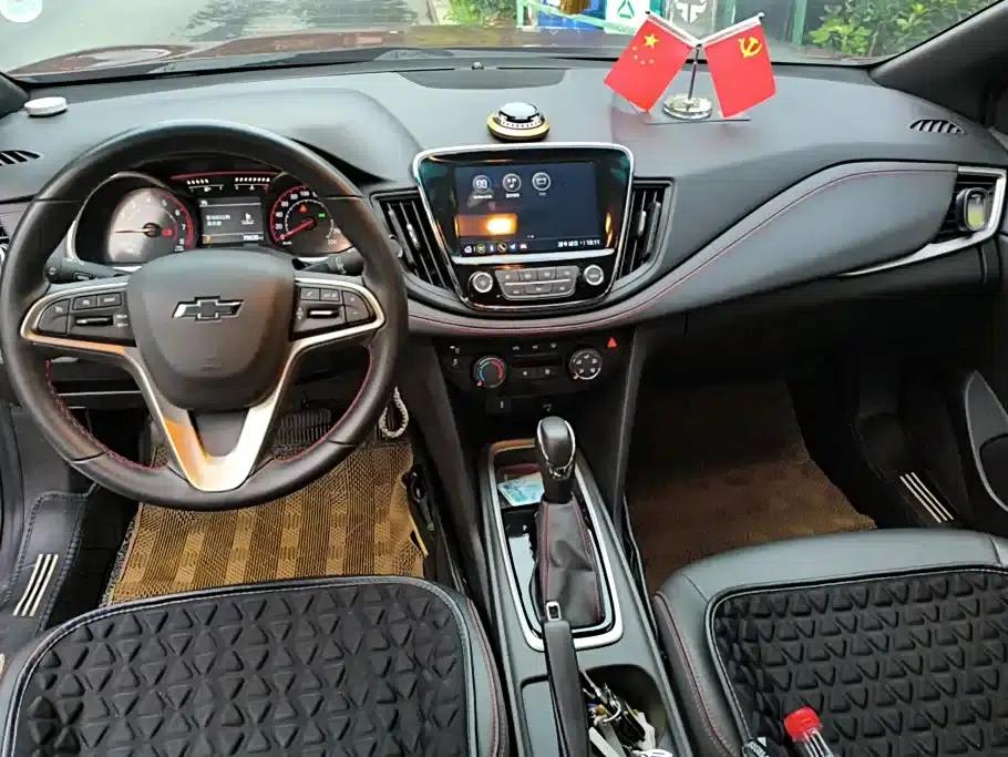 Chevrolet Cruze 2020 Mild Hybrid RS 330T Automatic Comfort Edition — миниатюра 12