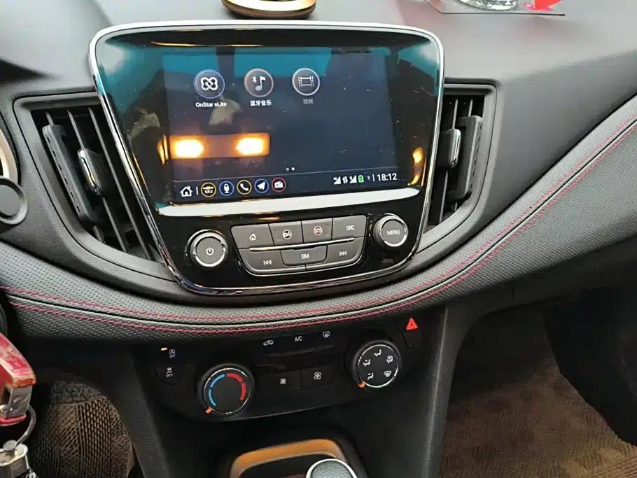 Chevrolet Cruze 2020 Mild Hybrid RS 330T Automatic Comfort Edition — миниатюра 13