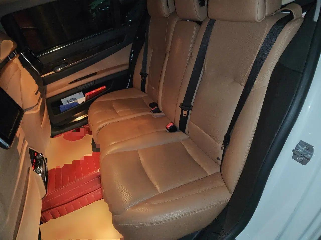 BMW 7 Series 2013 730Li Luxury Model — миниатюра 17