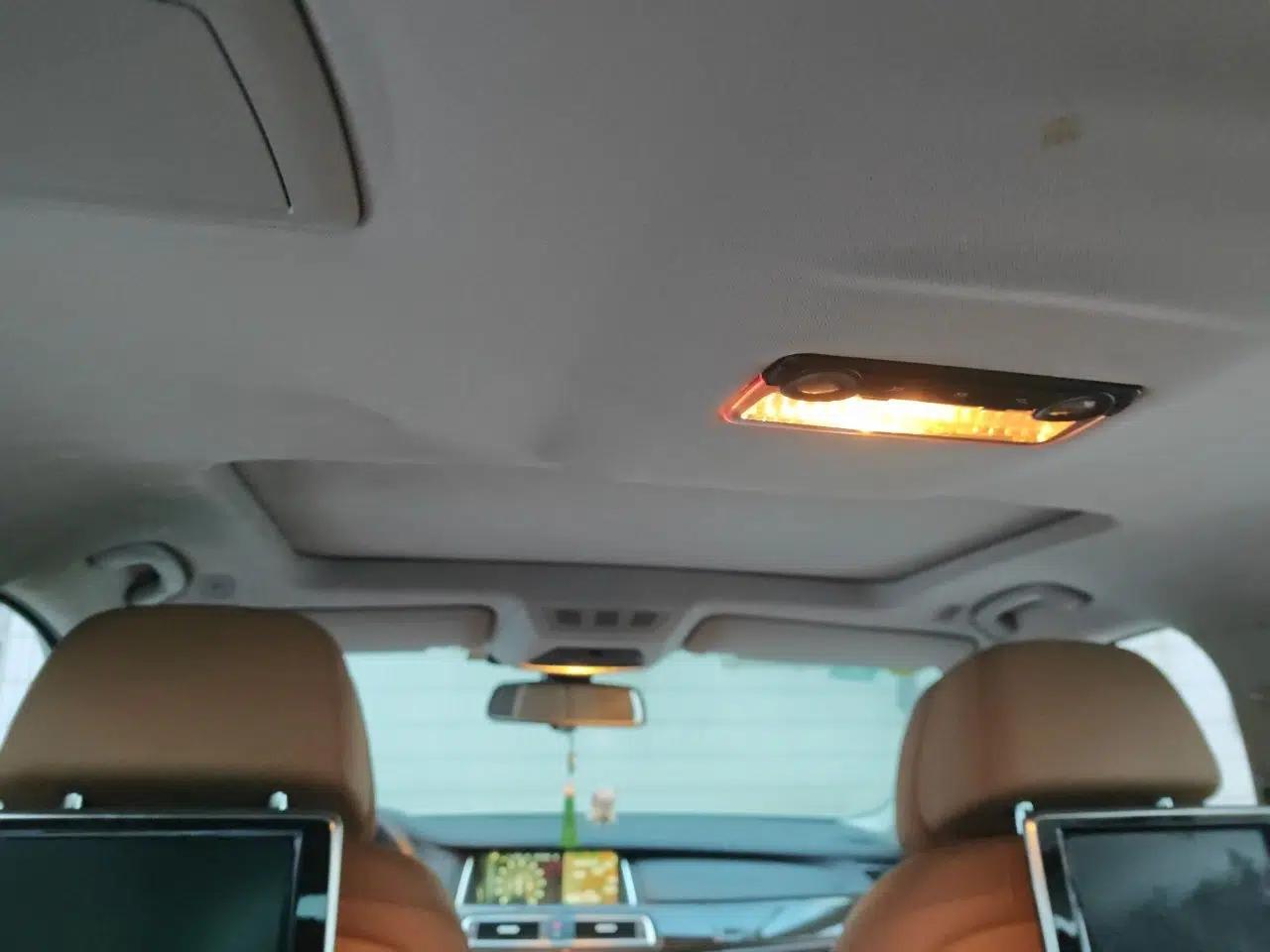 BMW 7 Series 2013 730Li Luxury Model — миниатюра 18