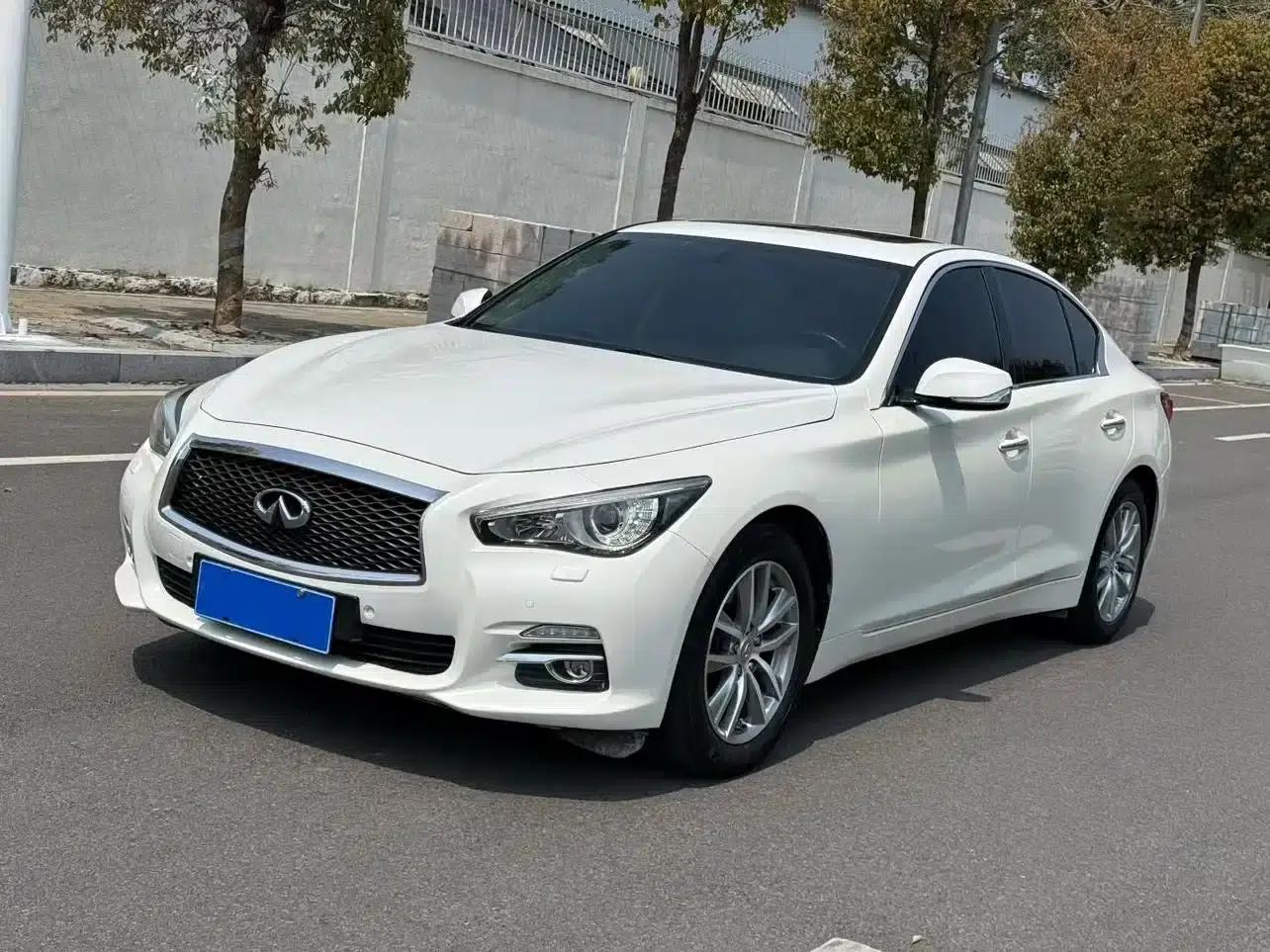 Infiniti Q50 2014 2.0T Luxury Edition — миниатюра 1